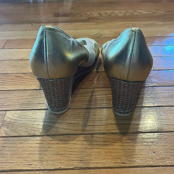 Cole Haan Women's Gold Metallic Wedge Heels Size 9B Open Toe Formal - Picture 3 of 8